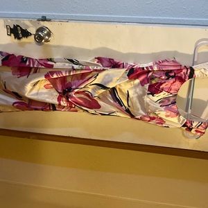 London Style Nights Mid Dress